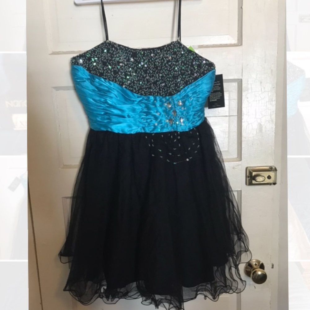 NWT Mini Party Formal by Narianna Size XL